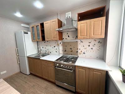 квартира за адресою Калинова вул., 102