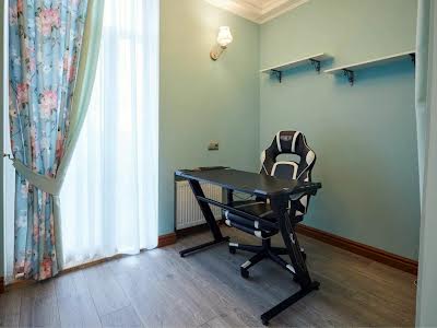 квартира за адресою Регенераторна вул., 4