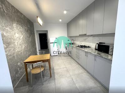 квартира по адресу Карпатська ул., 17б