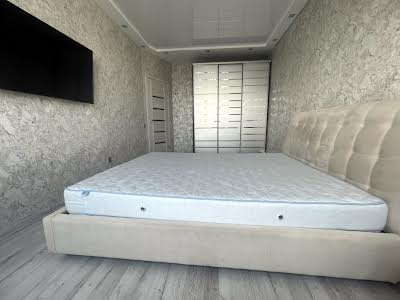 квартира за адресою Драгоманова вул., 10
