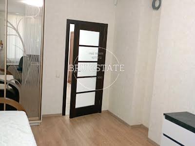 квартира за адресою Регенераторна вул., 4 к5