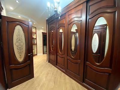 квартира за адресою Євгена Коновальця вул. (Щорса), 32-Г