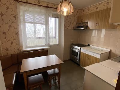 квартира за адресою Лариси Руденко вул., 5