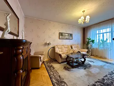 квартира по адресу Ревуцкого ул., 44
