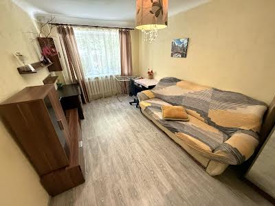 квартира за адресою Євгена Гребінки вул., 27