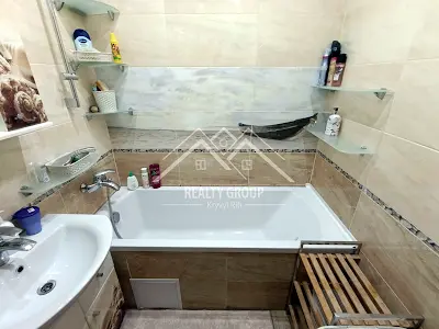 квартира за адресою Івана Авраменка вул. (Корнійчука), 13