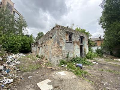 коммерческая по адресу Чорновола, 4