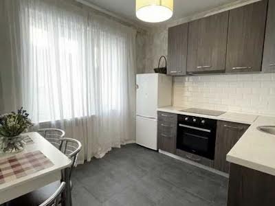 квартира за адресою Софії Русової вул., 5-Б