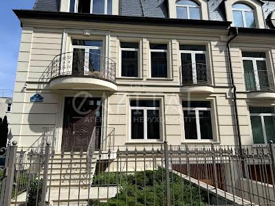 комерційна за адресою Новоселицька вул., 7