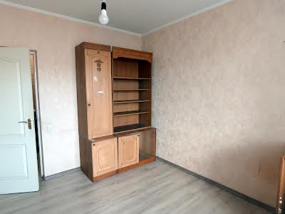 квартира по адресу Ревуцького, 18