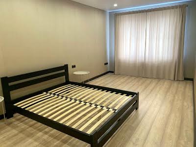 квартира за адресою Озерна вул., 27а