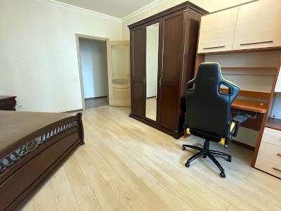 квартира за адресою Срібнокільська вул., 1