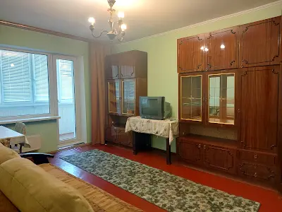 квартира за адресою Ревуцького вул., 8