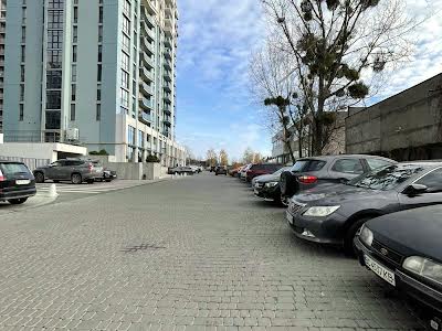 коммерческая по адресу Стрыйская ул., 108