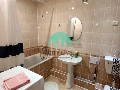 квартира за адресою Тичини вул., 20