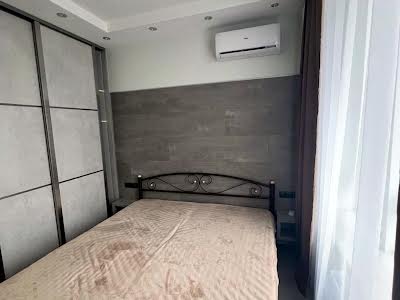 квартира за адресою Зарічна вул., 4