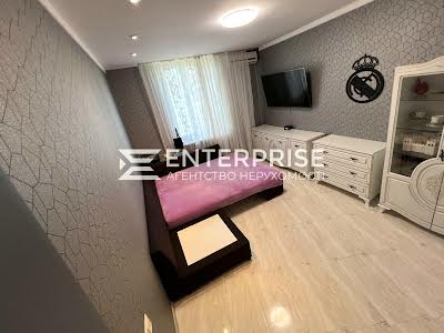квартира за адресою Левітана вул., 3