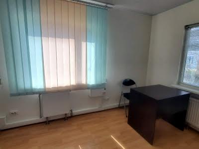 коммерческая по адресу Грушевського ул., 63