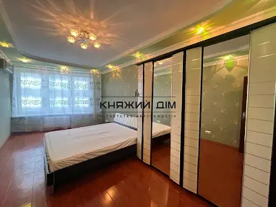 квартира за адресою Дніпровська набережна вул., 26-Б