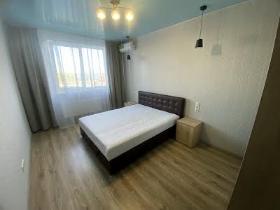 квартира по адресу Ревуцкого ул., 40-В