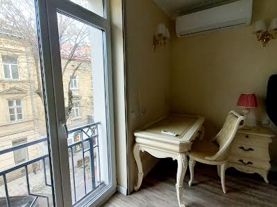 квартира за адресою Мирослава Скорика вул. (Петра Чайковського), 31