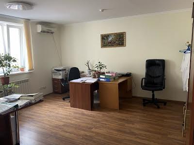 комерційна за адресою Василя Довгича вул., 2
