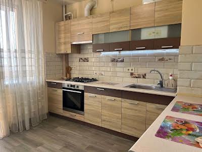 квартира за адресою Братів Міхновських вул. (), 32б