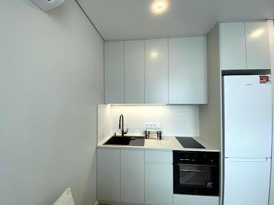 квартира за адресою Салютна вул., 2-Б
