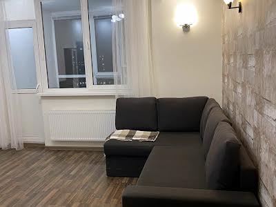 квартира за адресою Василя Симоненка вул., 5