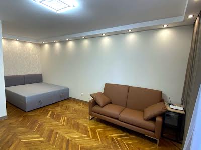 квартира по адресу Кловский спуск, 18