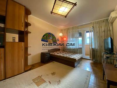 квартира за адресою Михайла Гришка вул., 8