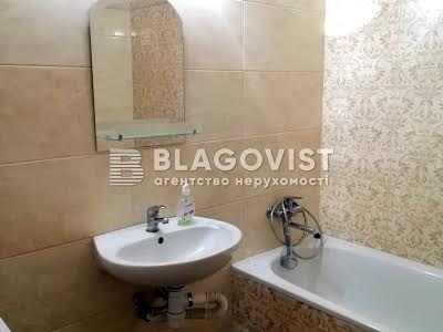 квартира за адресою Михайла Максимовича вул. (Онуфрія Трутенка), 7-В