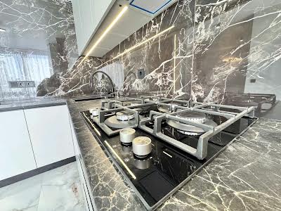 квартира за адресою Степана Бандери вул., 1