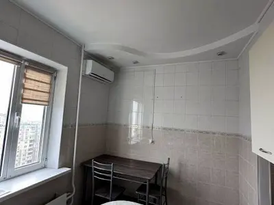 квартира за адресою Ревуцького вул., 18