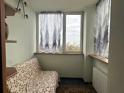 квартира за адресою пр. Небесної сотні, 10