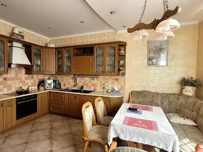 квартира за адресою Середньофонтанська вул., 19б