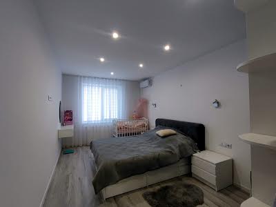 квартира по адресу Андрея Мельника ул., 10