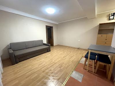 квартира за адресою Ушинського вул., 19