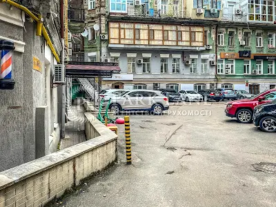 комерційна за адресою Михайлівська вул., 24-А