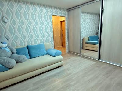 квартира за адресою Роганська вул., 146
