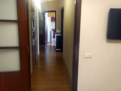 квартира за адресою Анни Ахматової вул., 35