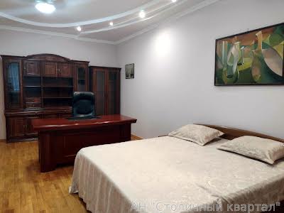 квартира за адресою Старонаводницька вул., 4-В