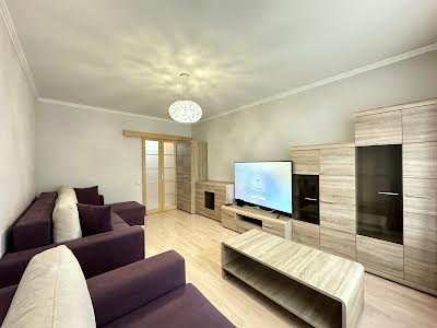 квартира по адресу Олены Пчилки ул., 2Б