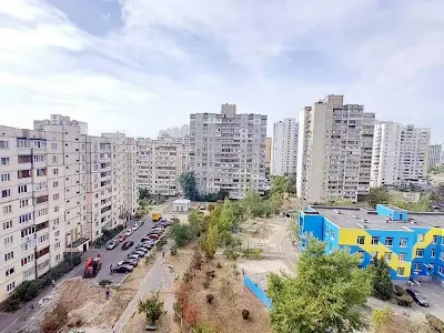 квартира за адресою Київ, Бажана Миколи просп., 28-а