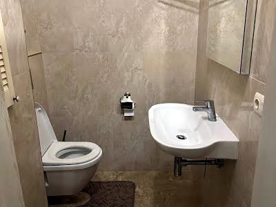 квартира за адресою Старонаводницька вул., 6Б