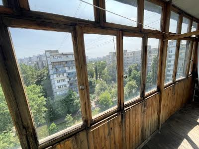 квартира за адресою Привокзальна вул., 8