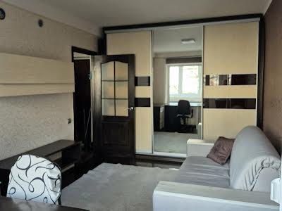 квартира за адресою Мілютенка вул., 11б