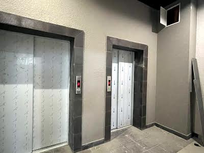 коммерческая по адресу Стрыйская ул., 108
