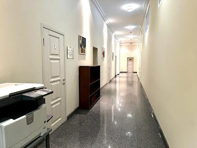 комерційна за адресою Володимира Моссаковського вул. (Клари Цеткін), 1А