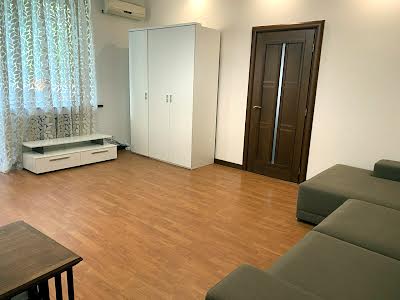 квартира за адресою Госпітальна вул., 1а